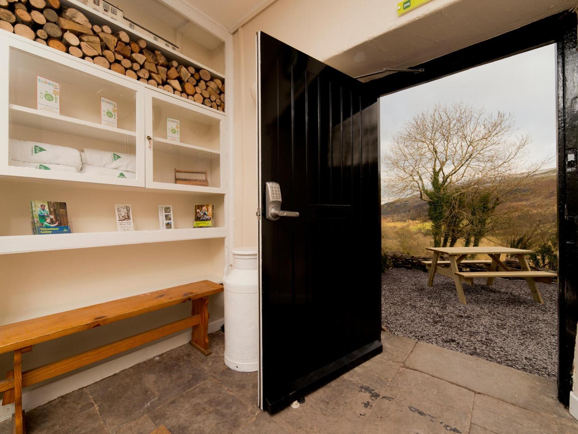 Yha Brecon Beacons Vandrarhem Exteriör bild